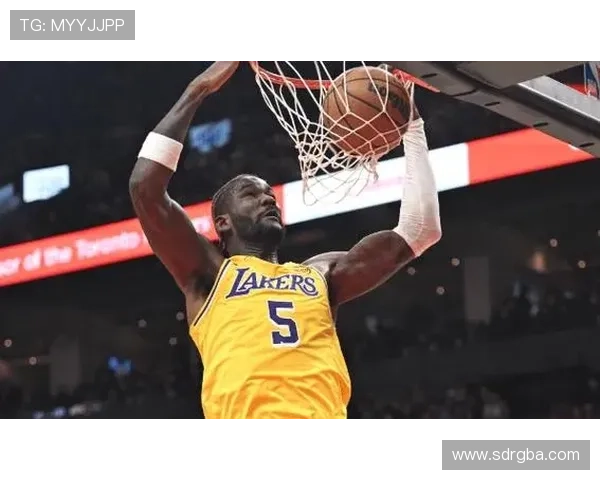 艾顿季前赛表现不佳仅出场21分钟正负值惨遭25创生涯新低